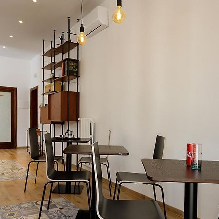 G&G Napoli Acomodação com café da manhã Exterior foto